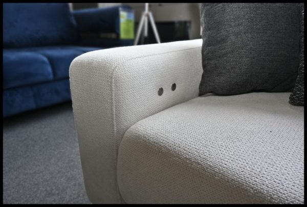 Exxpo Live Ecksofa – weißes Sofa mit elektrischer Vorziehbank – Bild 2