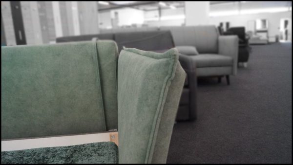 Niko Merry Schlafsofa – Elegantes Design in Grüntönen – Bild 2