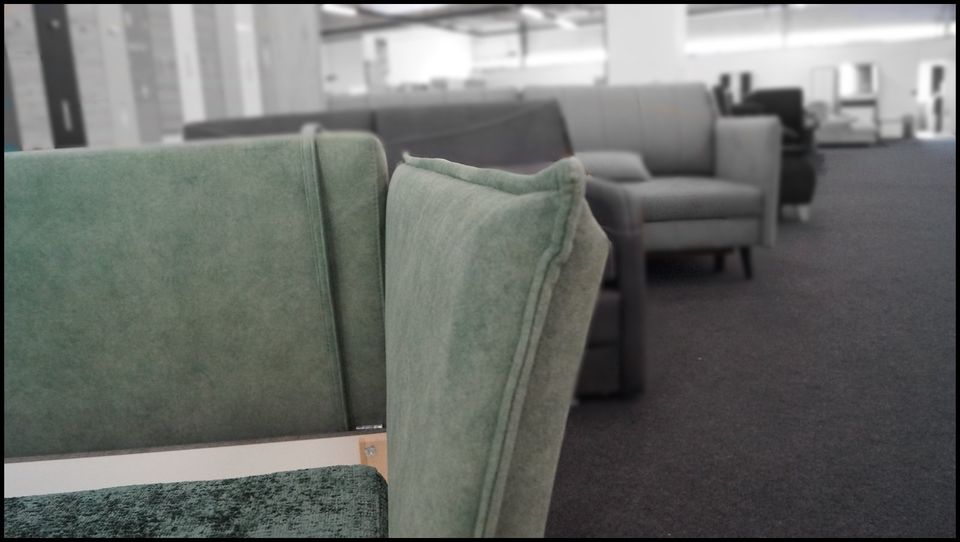 Niko Merry Schlafsofa – Elegantes Design in Grüntönen – Bild 2