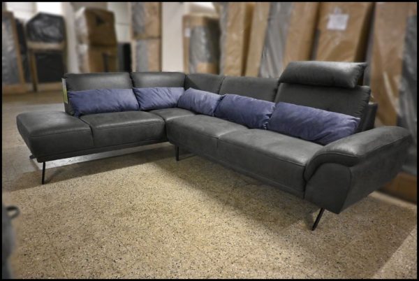 Exxpo Altamura Ecksofa schwarz mit Metallfüßen