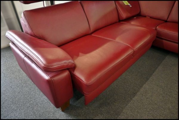 Polinova Ledersofa – Kirschrot mit Relaxfunktion & Stauraum – Bild 3