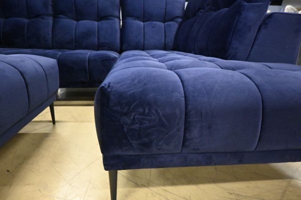 Exxpo Grenada Ecksofa – Blaues Samtsofa mit Hocker & Kopfteilverstellung – Bild 4
