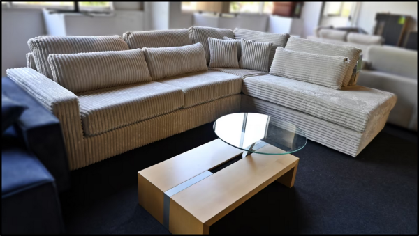 Ecksofa Coast in Beige Creme aus Breitcord