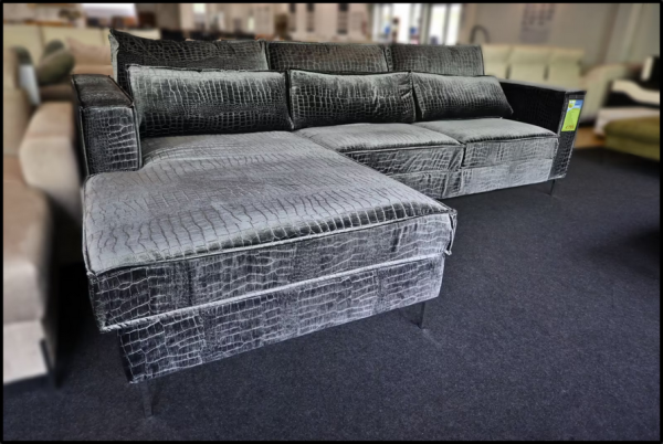 Ecksofa Iris OTM in Anthrazit mit markantem Krok-Muster