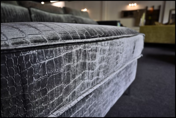 Ecksofa Iris OTM mit drei ergonomischen Nierenkissen