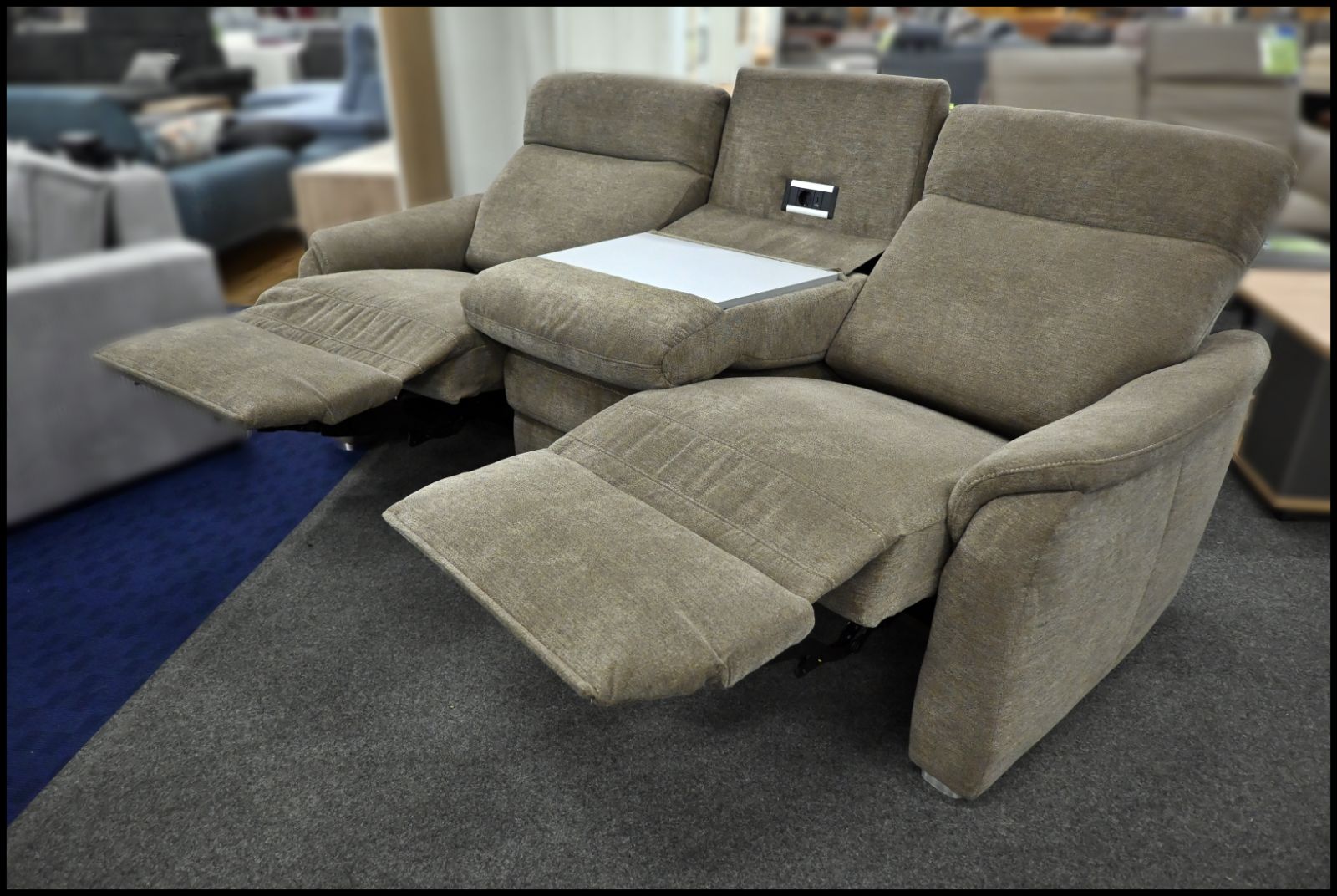 Polipol PP-PF20072 Sofa – Innovatives Design mit entspannenden Funktionen – Bild 4