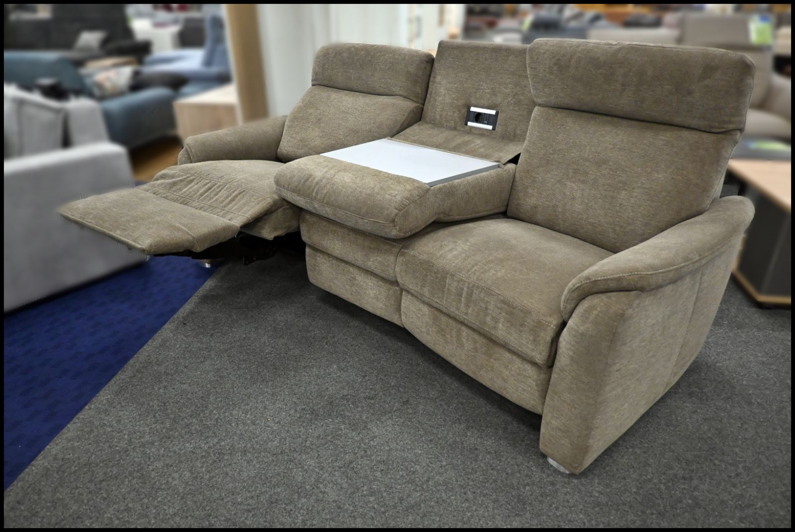 Polipol PP-PF20072 Sofa – Innovatives Design mit entspannenden Funktionen – Bild 3
