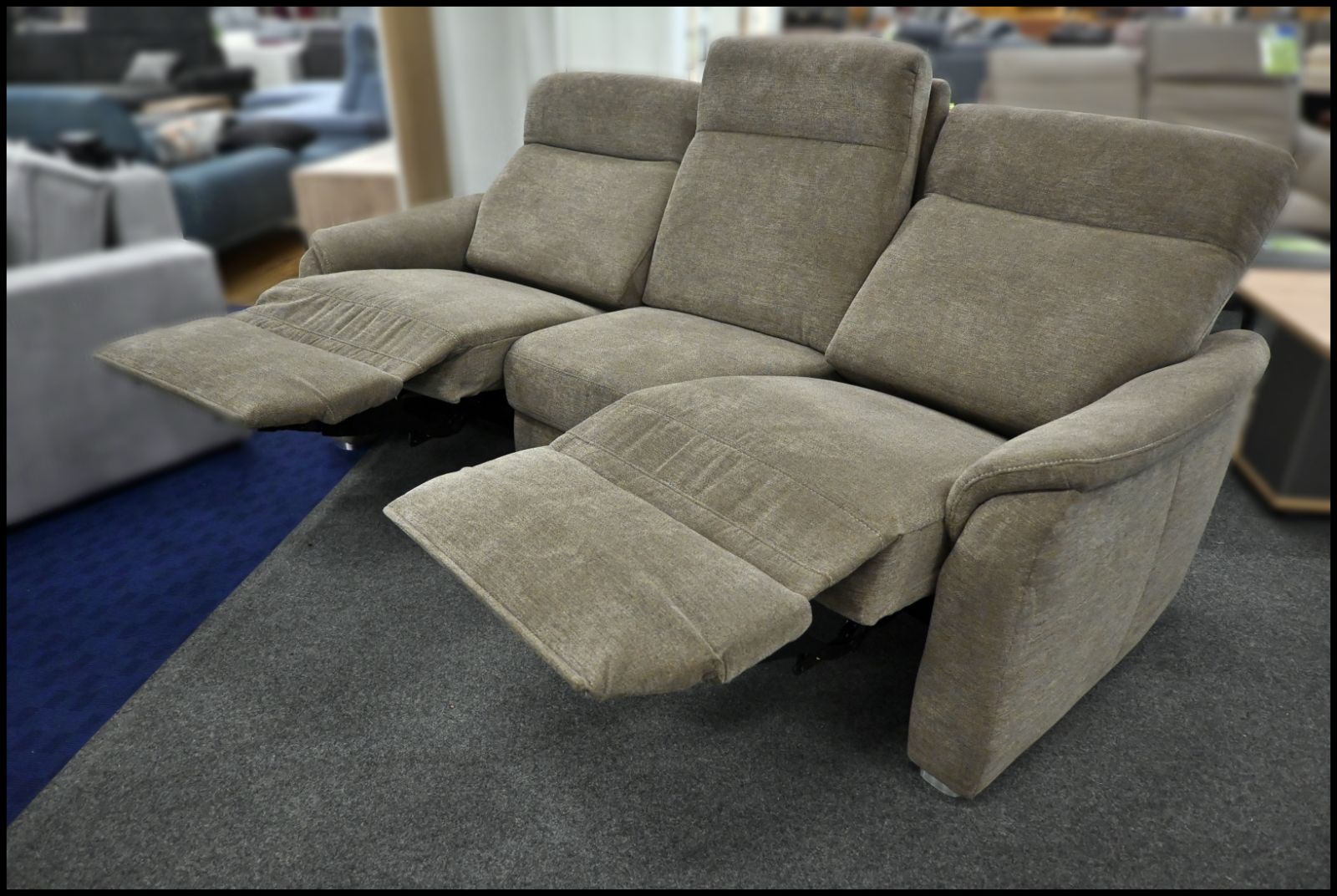 Polipol PP-PF20072 Sofa – Innovatives Design mit entspannenden Funktionen