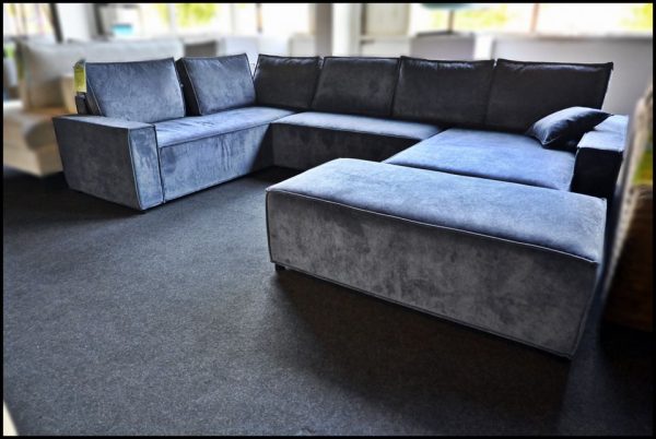 Luna U-Form Wohnlandschaft – Sofa in Nightblue mit Hocker & Kissen – Bild 2