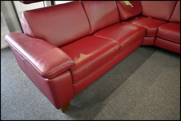 Polinova Ledersofa – Kirschrot mit Relaxfunktion & Stauraum – Bild 2