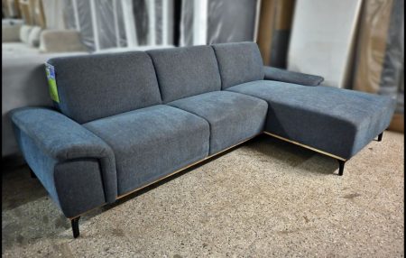 Modernes Exxpo Cosimo Sofa in Denim Stoff