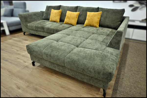 Grüne Polsterecke 306×203 cm aus Webstoff mit Federkern, Kissen-Set und schwarzen Metallfüßen