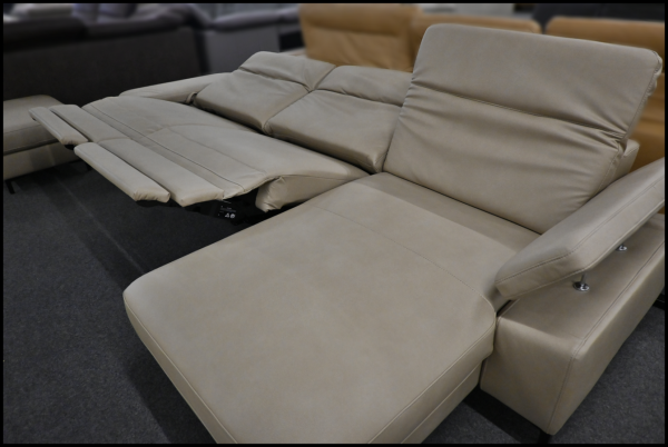 Hukla Polsterecke mit Galero Punto Bezug Desert – Sofa mit 4-Motor-Relaxfunktionen – Bild 6