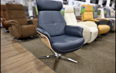 Hukla Ledersessel HU-CP20057 Nightblue mit manueller Kopfteilverstellung und Holzchatose Wildeiche