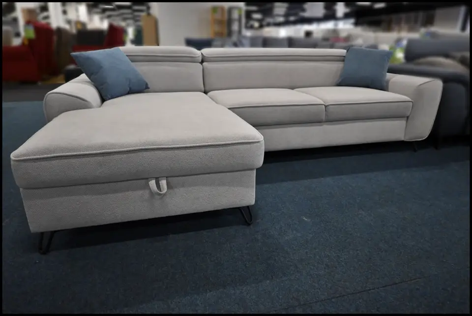 Eckgarnitur Benix Almeria mit Bettfunktion in Grau Webstoff mit schwarzen Metallfüßen – Gesamtansicht