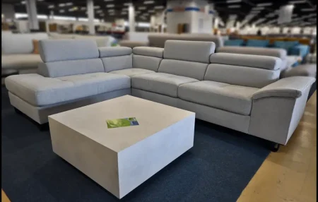 Eckgarnitur Saint Tropez mit Kopfteilverstellung in Grau Webstoff mit schwarzen Metallfüßen – Gesamtansicht